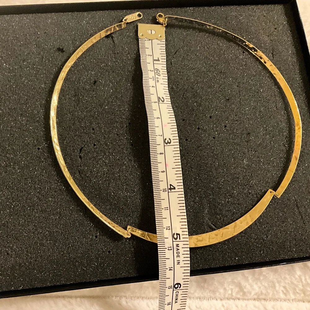 NWOT,  Gold Plated Hammered Collar Statement Necklace, UNIQUE 3-piece design. - Picture 6 of 6